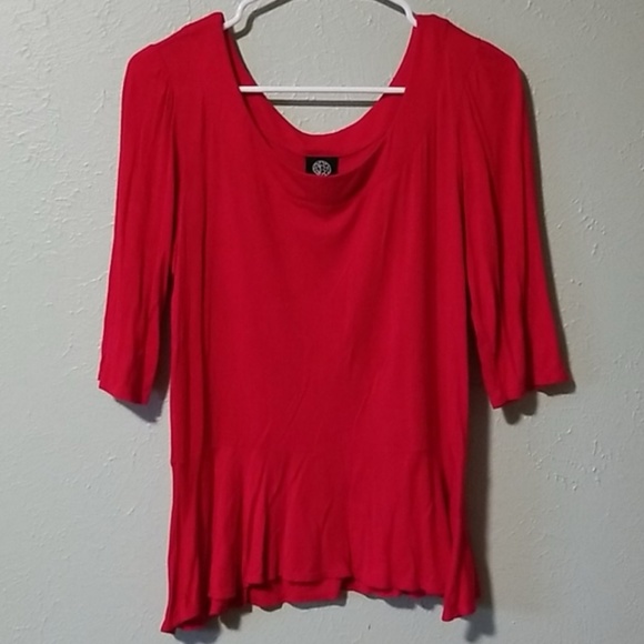 bobeau Tops - Bobeau Red peplum style top  3/4 sleeve scoop neck